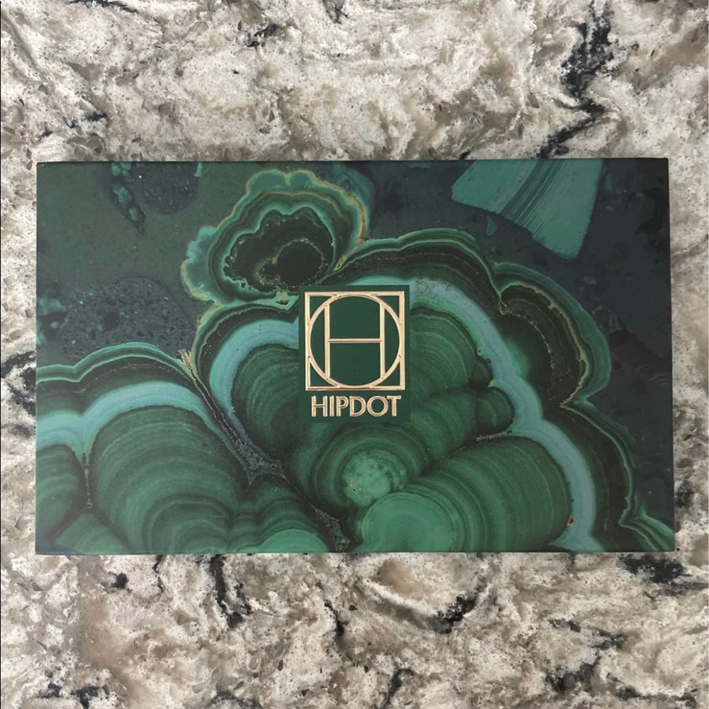 Hipdot Eyeshadow palette